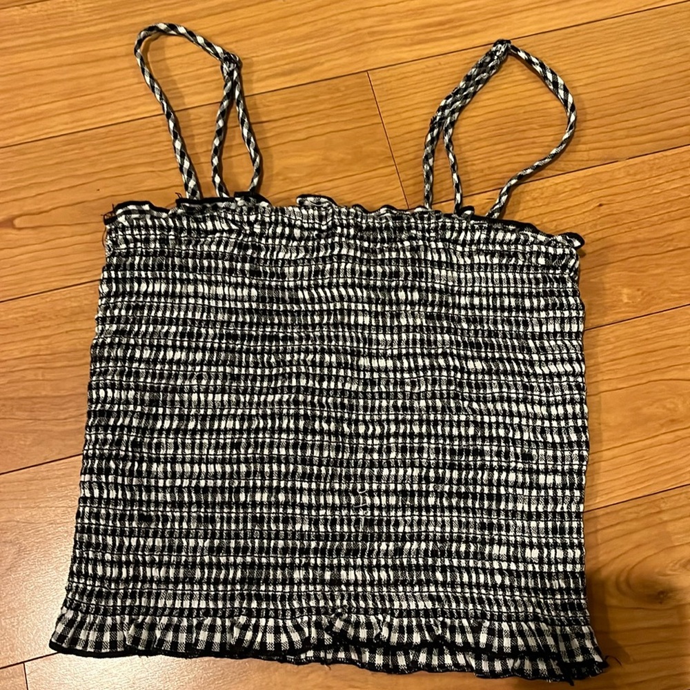 Ivy & Main black & white top